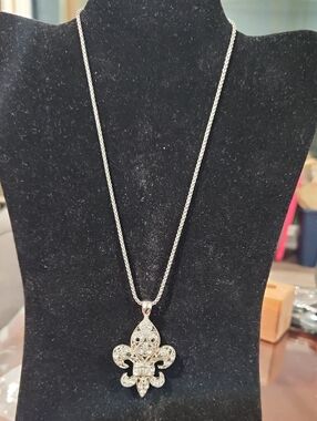 Vintage Silver Fleur-de-Lis Pendant Necklace 20"